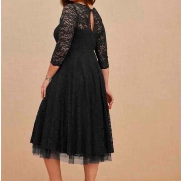 Lacy Black Midi Dress - Picture 7 of 7
